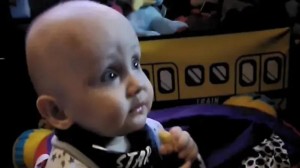 أصيب بـ57 كسراً.. وفاة رضيع بطريقة وحشية على يد والديه