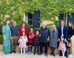 الاميرة بسمة تنشر صورة برفقة الأمير الحسن