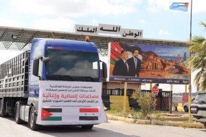 تسيير 14 شاحنة مساعدات أردنية إلى سوريا