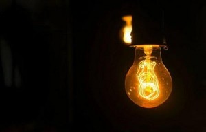 شكاوى من قطع الكهرباء بالأغوار الجنوبية دون تنبيه