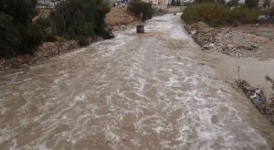 الأمن العام: فقدان طفل جراء السيول في الزرقاء وجاري تمشيط المنطقة