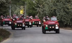 الموكب الأحمر بطريقه إلى زهران قبل بدء الزفاف الملكي