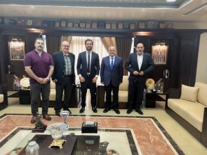 نادي الأرينا الرياضي في عمان الاهلية يستضيف مسؤولا من نادي A.C. Milan الايطالي