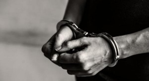 القبض على سالب محل صرافة بمسدس بلاستيكي في البيادر