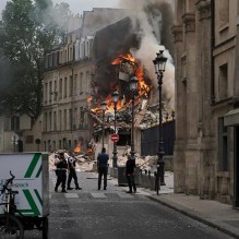 حصيلة أولية .. 16 إصابة بحريق كبير اندلع وسط باريس