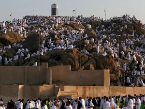 الحجاج يستعدون لأداء الركن الأعظم بالوقوف على صعيد عرفات