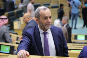 مشوقة يسأل الحكومة عن حلول لمشكلات "المالكين والمستأجرين"