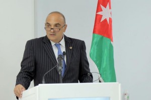 رئيس الوزراء يعمم علــى الوزارات والدوائر الحكومية اعتباراً من الخميس المقبل