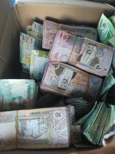 القبض على قاتل وسالب عامل محطة الوقود في عمان