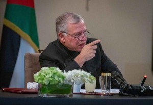 الملك عن التدخين في الأردن: الوضع ليس مقبولا ويجب حماية طلبة المدارس