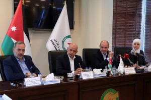 تجارة الأردن تطرح قضايا القطاع التجاري والخدمي أمام وزير الصناعة