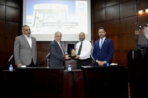 رئيس عمان الأهلية يؤكد أهمية البحث العلمي النّوعي ويُكرّم عدداً من الباحثين المتميزين ... صور