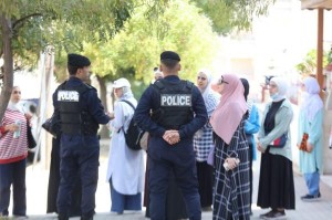 تعزيزات أمنية بمحيط سفارتي أمريكا وإسرائيل .. والمحتجون يحشدون