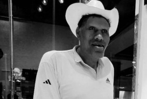 وفاة أطول رجل في العالم