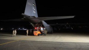 إنزال مساعدات طبية عاجلة للمستشفى الميداني الأردني في غزة