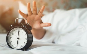 إذا كنتم تضغطون زر الغفوة صباحاً.. إليكم هذا الخبر السار