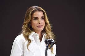 الملكة لصحفي فلسطيني: الله يحميك وزملاءك