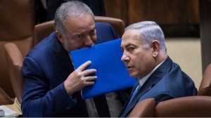 ليبرمان مهاجماً نتنياهو: الحرب وسيلته للبقاء بالسلطة