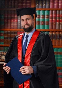 الرفاعي مدير الإعلام بوزارة السياحة يحصل على الدكتوراه بأطروحة نوعية عن العلاقات العامة والشائعات