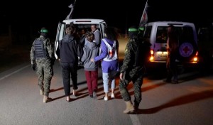 نيويورك تايمز: الإقتراب من صفقة تبادل أسرى جديدة بين حماس وإسرائيل