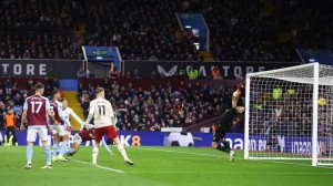 مانشستر يونايتد ينجو من فخ أستون فيلا