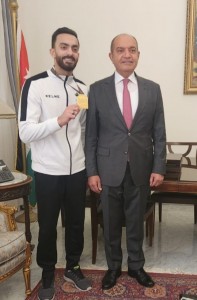 العضايلة يستقبل البطل الأردني أبو السعود في القاهرة