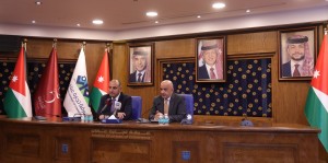 أمين عمان : نتعامل بحزم مع البسطات وتوفير اسواق شعبية لتنطيمها