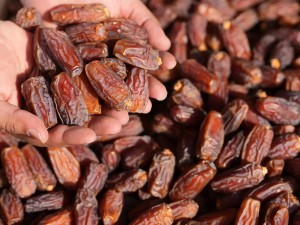 تحذير هام من المؤسسة العامة للغذاء والدواء بخصوص شراء التمور