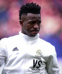 قلق في ريال مدريد من رحيل فينيسيوس!!