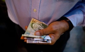 فتوى رسمية: يجوز احتساب عيديات الأرحام من الزكاة بشروط