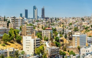 الحرارة أعلى من معدلاتها بحوالي 4 درجات الجمعة