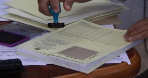 التربية: تصوير ورقة امتحان التوجيهي بعد بداية الامتحان