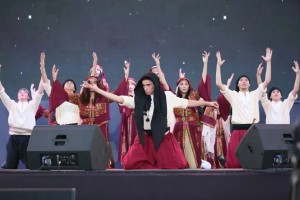 بالصور .. فرقة  أوف ستيج  الاستعراضية تسطر ليلة تراثية فلسطينية في أمسية جرشية