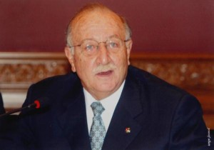 رئيس مجلس امناء جامعة العلوم التطبيقية الخاصة ينعى رئيس الوزراء الاسبق دولة زيد سمير الرفاعي