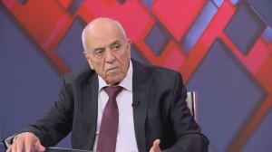 نقيب الأطباء : رئيس الوزراء وافق على لائحة الأجور الطبية