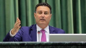 الصفدي للخشمان: "سيارتك أحسن من سيارة رئيس الوزراء" ..والأخير يرد : طرفة في غير محلها