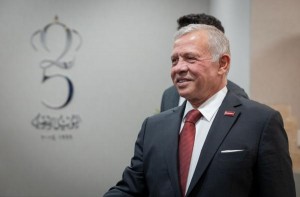 الملك ينعم بميدالية اليوبيل الفضي على شخصيات بلقاوية (اسماء)