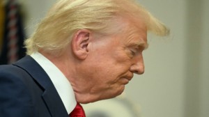 ترامب يتوعّد روسيا بعقوبات إذا لم تتوصّل "فورا" إلى حل للنزاع مع أوكرانيا