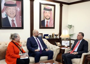 الفراية يلتقي المدير الاقليمي للمنظمة الدولية للهجرة