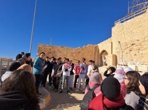 برنامج "الشباب الآن " الممول من شركة البوتاس العربية  يواصل دوره في  تعزيز مهارات الطلاب     عبر الزيارات الميدانية والعروض التقديمية