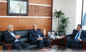 بحث تعزيز التعاون بين وزارة العمل و"العقبة الخاصة" والفوسفات