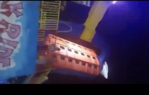 إنقاذ أكثر من 50 طفلًا بعد تعطل لعبة في قرية الألعاب بالمقابلين