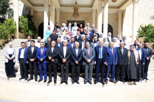 رئيس جامعة البترا يشارك في لقاء مجتمعي في الديوان الملكي الهاشمي