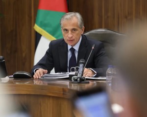 رئيس الوزراء: لن نسمح لأحد أن يتدخل بشؤون الأردن أو أن يملي عليه