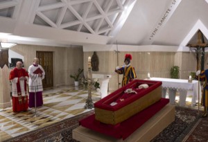 50 رئيس دولة و10 ملوك يشاركون في جنازة البابا