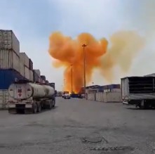 إيران: الإهمال سبب انفجار ميناء بندر عباس