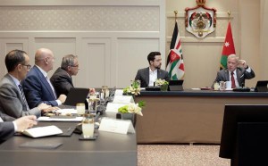 الملك: الحرص على أن يلمس المواطنون أثر التحديث الاقتصادي