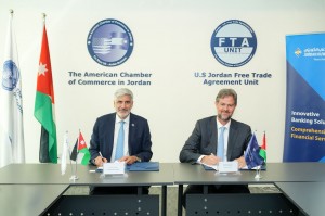 اتفاقية شراكة استراتيجية بين البنك الأردني الكويتي وغرفة التجارة الأمريكية في الأردن
