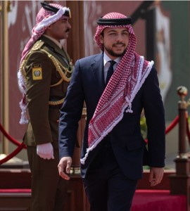 أسرة جامعة البترا تهنئ سمو ولي العهد المعظم بعيد ميلاده الميمون