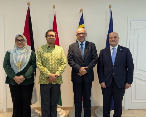 تجارة عمّان والسفارة الماليزية تبحثان فرص الاستثمار والتبادل التجاري